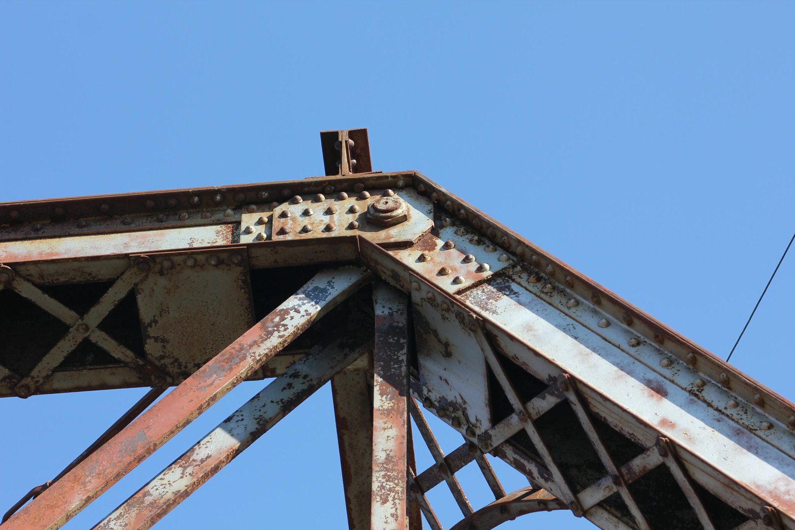 Upper angle connection